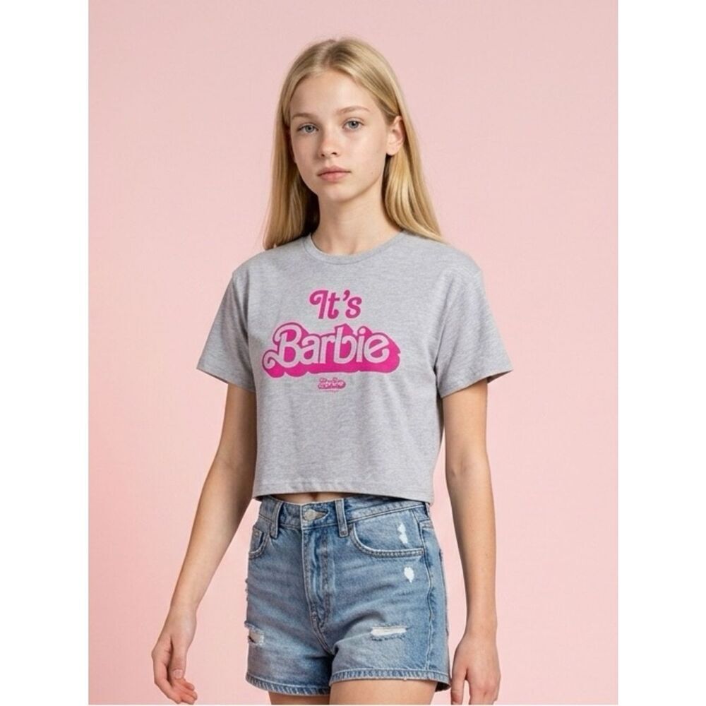 NWT Barbie Women’s Teens Gray Short Sleeve Crop Top Graphic Tee “Barbie” Size S